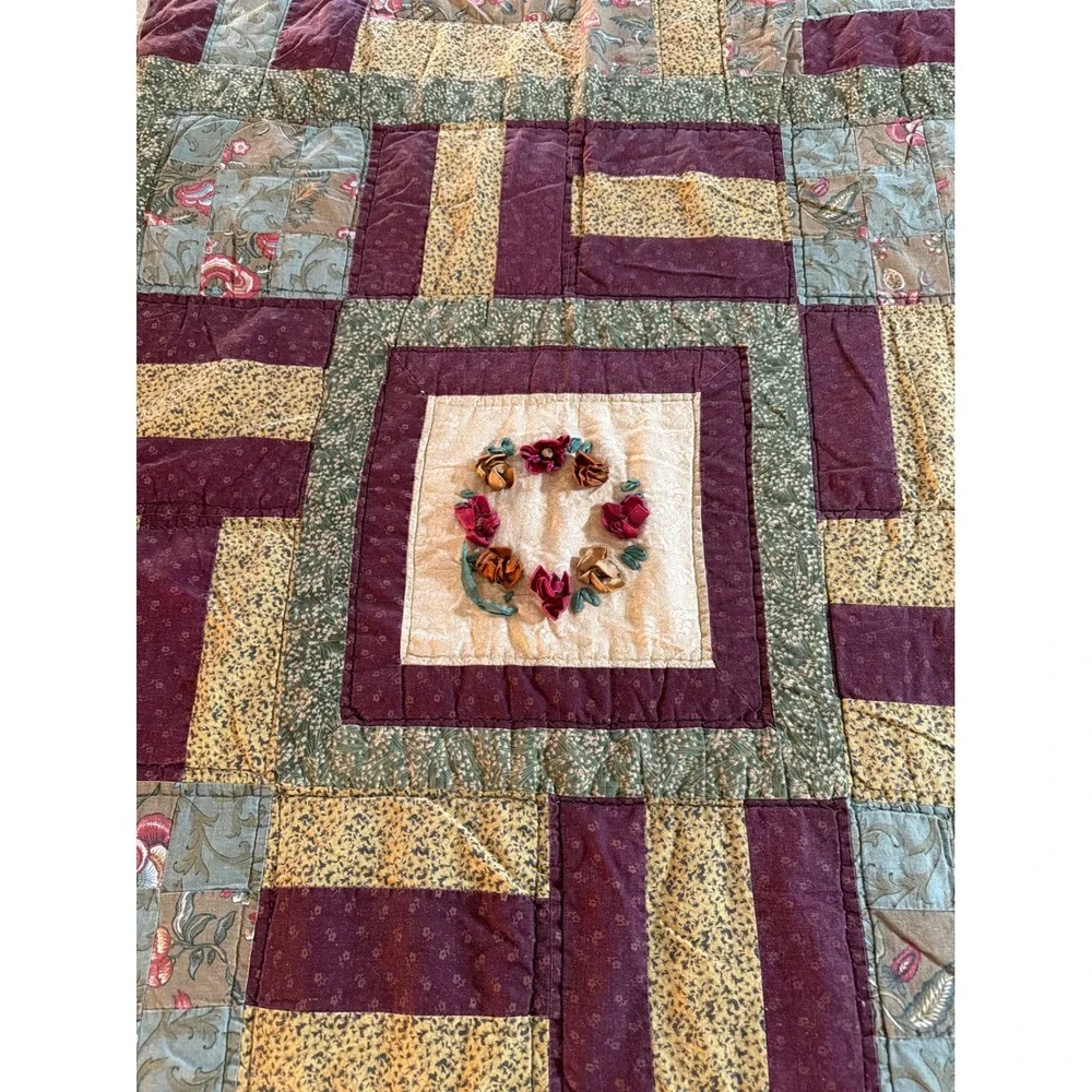 Vintage Handmade Patchwork Floral Quilt Burgundy Sage Green Ribbon Work Wreaths‎